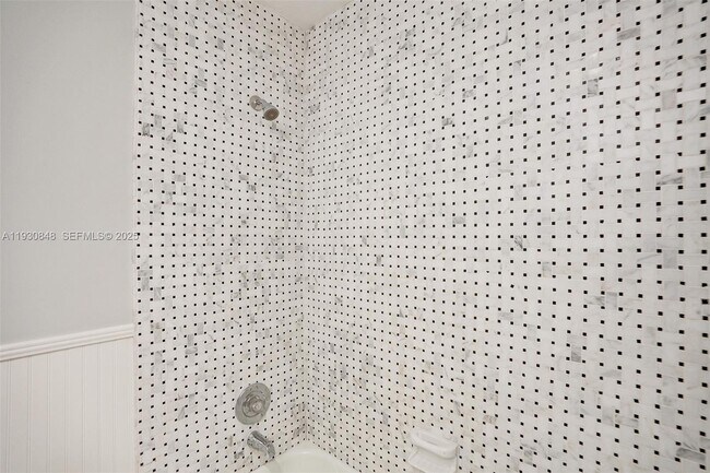 Building Photo - 902 Mandarin Isle