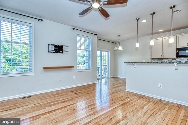 Building Photo - 208 Croft Square