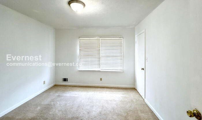 Building Photo - 5151 Vivid Dr SW