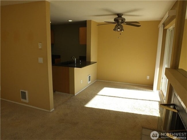 Building Photo - 1Bd/1Ba Bellevue Condo