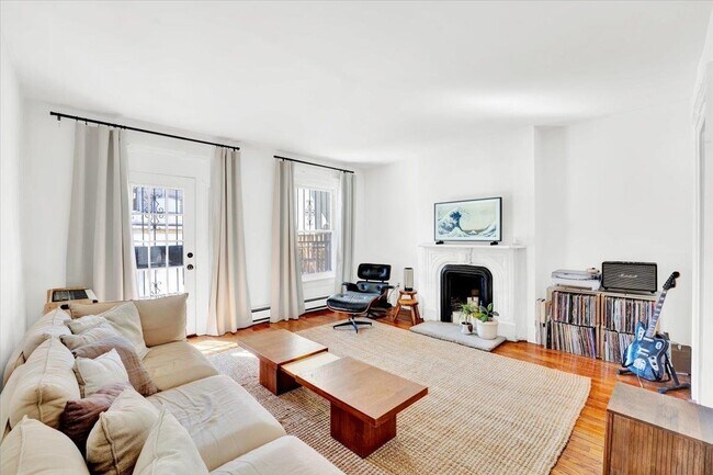 Building Photo - 273 5th St
