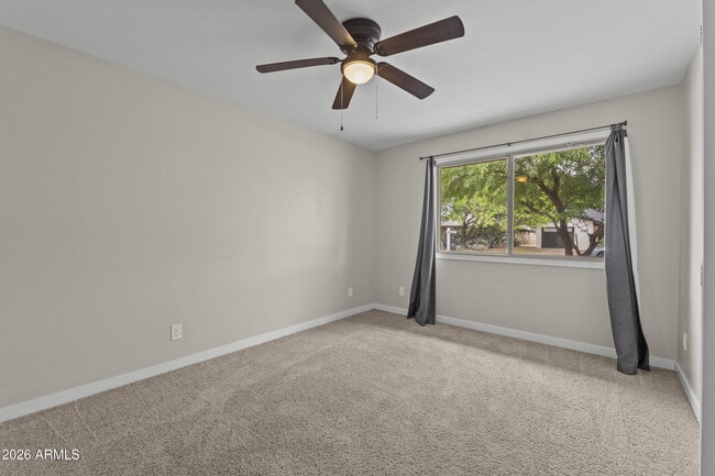 Building Photo - 1229 E Manhatton Dr