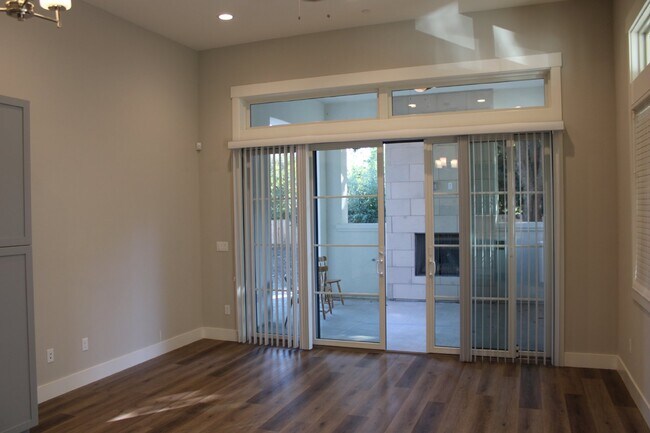 Building Photo - Gorgeous 3 Bedroom, 2 Bath Home in Rural Danville Setting