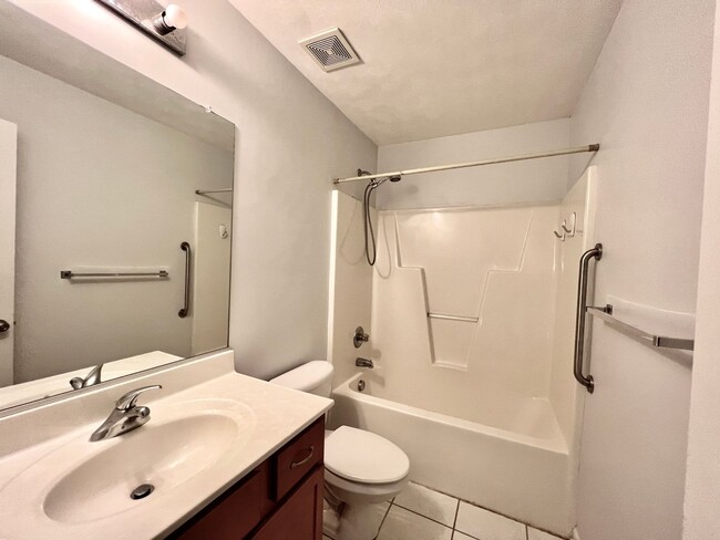 Building Photo - 4 bedroom home in Oceanview, Norfolk