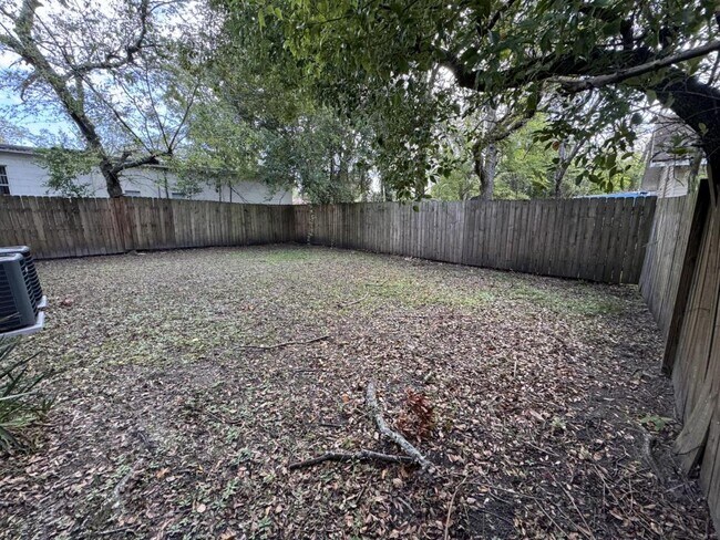 Building Photo - 4114 Moncrief Rd