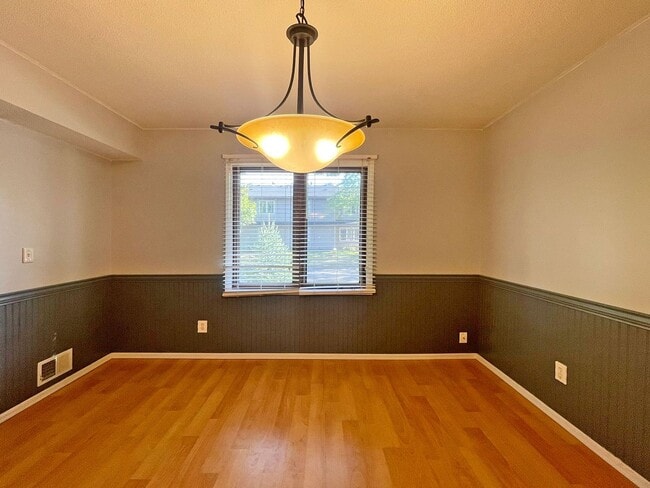 Building Photo - Newly Remodeled 3 Bedroom 2-Story Townhome...