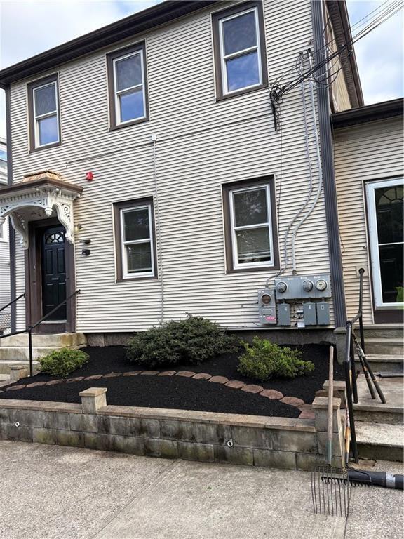 Building Photo - 71 E George St