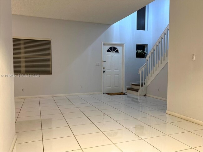 Building Photo - 543 Racquet Club Rd