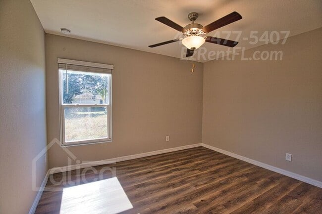 Building Photo - 121 Parish Dr