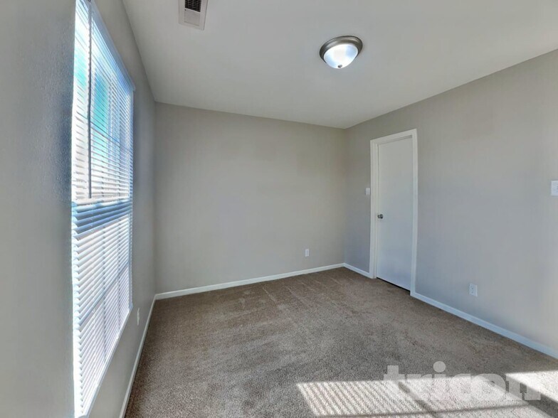 Building Photo - 855 Bitting Hall Cir