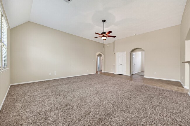 Building Photo - 4606 E Meadow Dr
