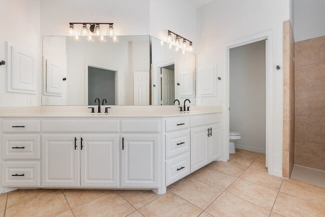 Building Photo - 2295 Sandy Creek Dr