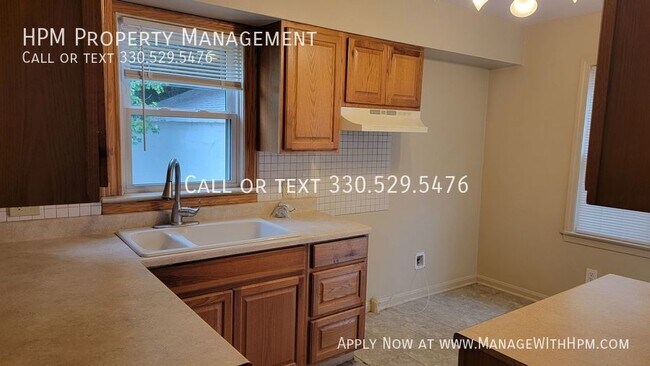 Building Photo - CALL 330-529-5476 TO SCHEDULE A SHOWING!