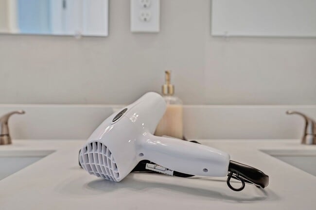 Building Photo - Legacy Executive Retreat | Modern 2BR Townhome for Professionals & Extended Stays