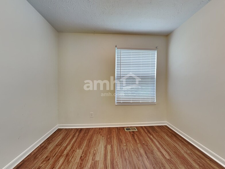 Building Photo - 781 Ackerly Dr