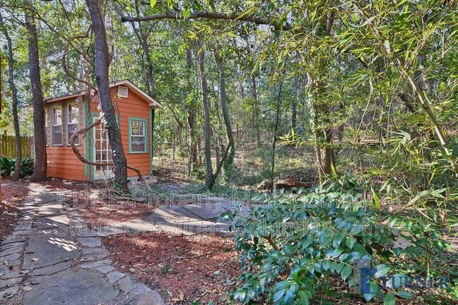 Building Photo - 801 Laurel Hill Ln