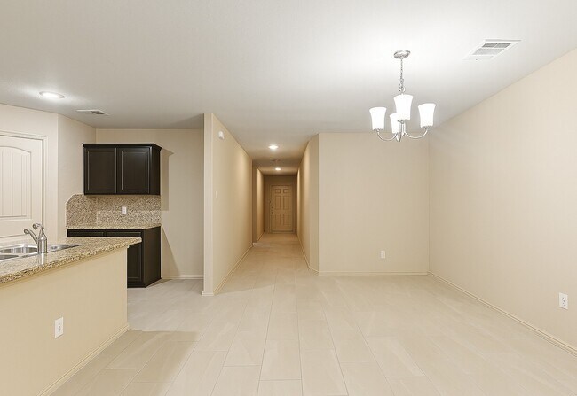 Building Photo - 2414 Fall Aster Dr