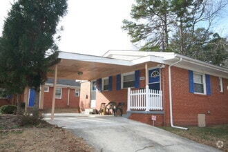Building Photo - Renovated Duplex Unit / Carport / W&D / Ne...