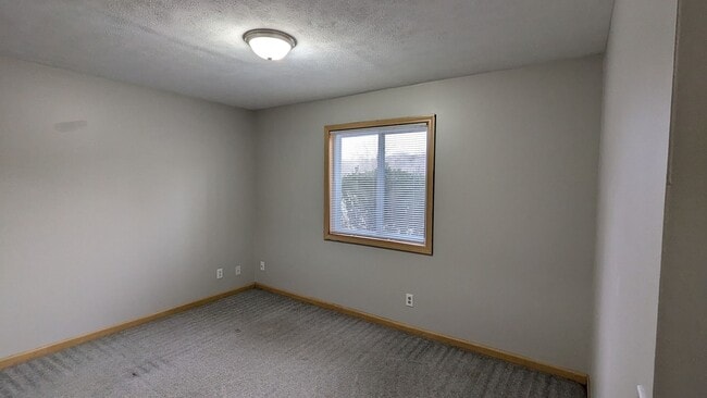 Building Photo - 3-bedroom raised ranch with finished basement and great flow