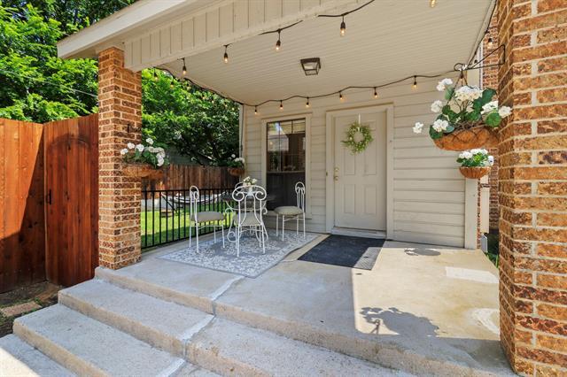 Building Photo - 665 Main St