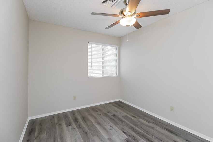 Building Photo - 3869 W Elgin St