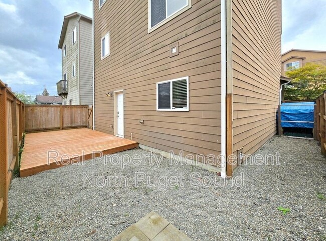 Building Photo - 1256 Ash Ave