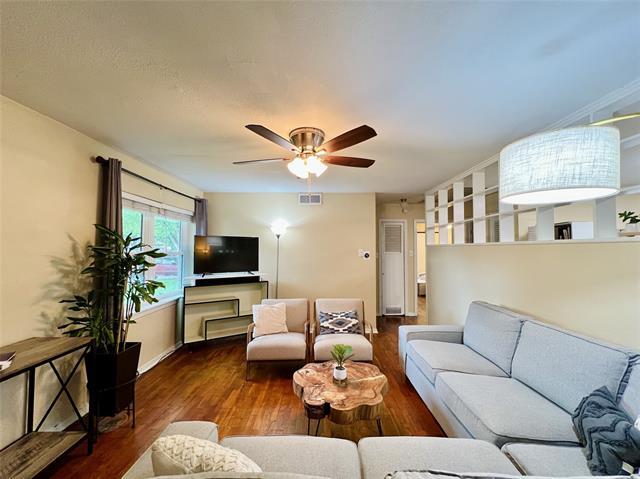 Building Photo - 310 W 15th St