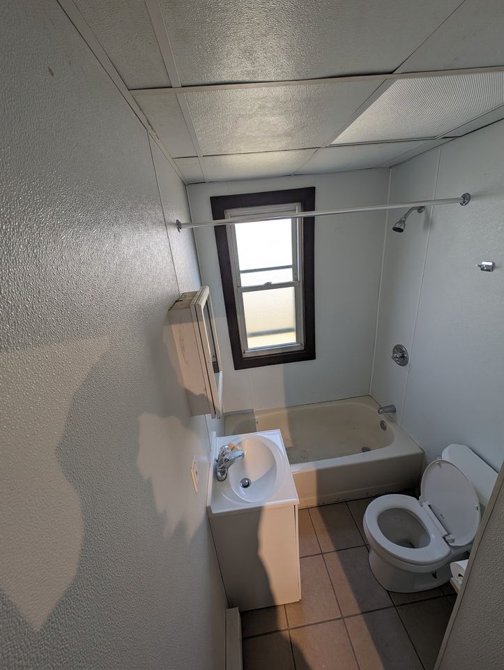 Bathroom - 3 Dean Pl