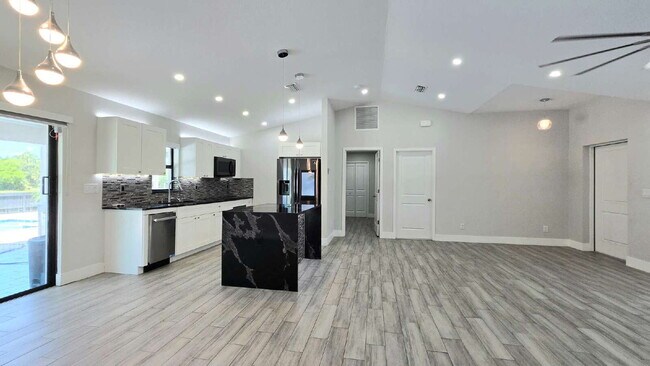 Building Photo - 4020 NW 41st Pl