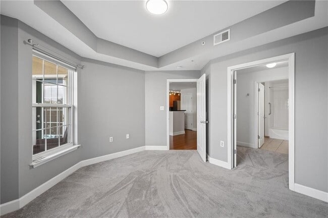 Building Photo - 230 E Ponce de Leon Ave