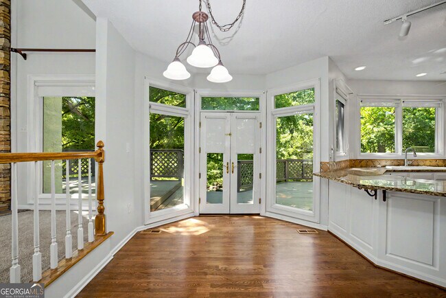 Building Photo - 1018 Pleasance Grove