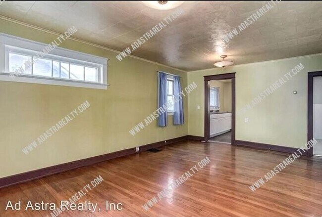 Building Photo - Awesome Location in Waldo-Available NOW!!