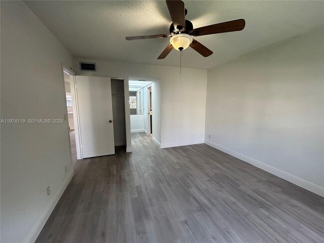 Building Photo - 301 Cambridge Rd