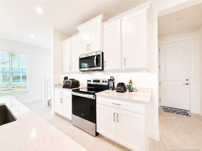 Building Photo - 3583 NW Solange Ct