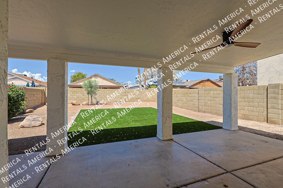 Building Photo - 4018 W Camino Vivaz