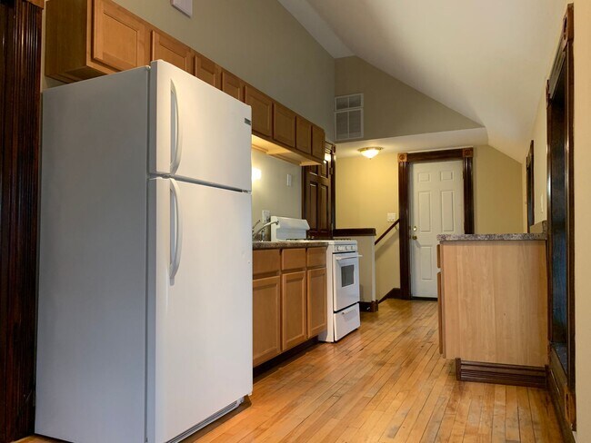 Building Photo - 2261 S Mound