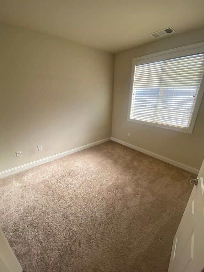 Building Photo - $4,290 / 4 BR -2170 SF - STUNNING SAN JOSE HOME IN BERRYESSA A MUST SEE!