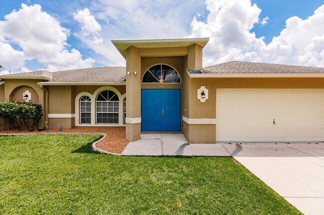 Building Photo - "Charming 3-Bedroom Home with 2 Full Baths and Spacious 2537 Sq Ft in North Port, FL!"