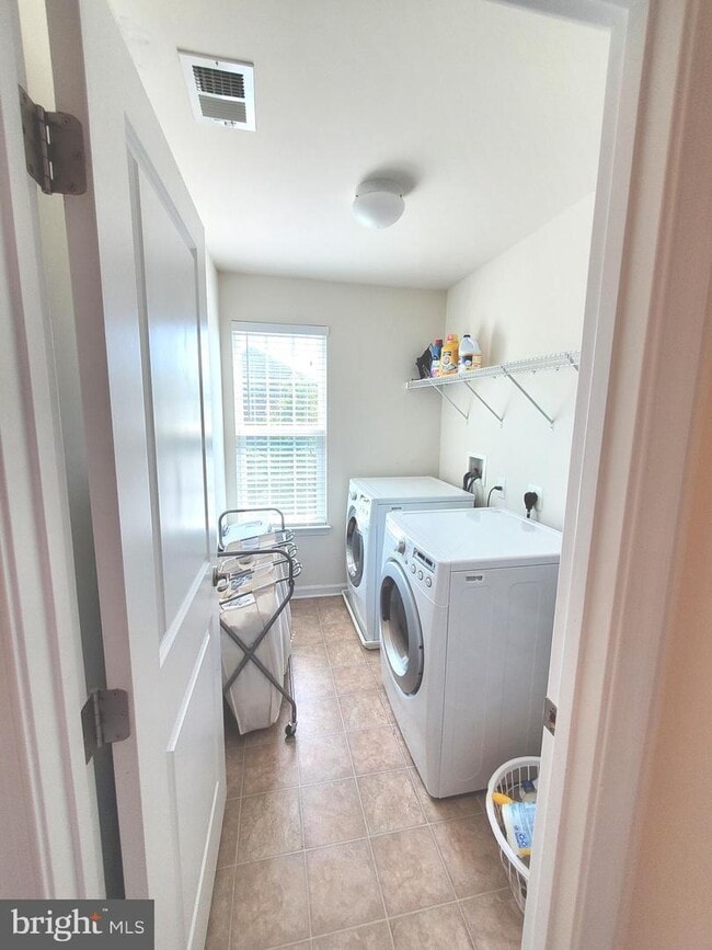 Building Photo - 5409 Double Day Ln