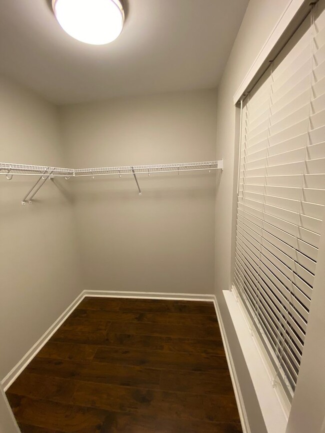 Building Photo - This beautifully 1 small Pet friendly 3 be...