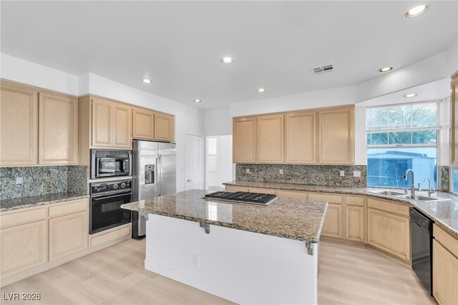 Building Photo - 3986 Windansea St