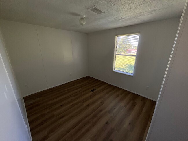 Building Photo - 2685 Pebble Hill Rd