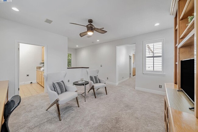 Building Photo - 260 Abigail Cir