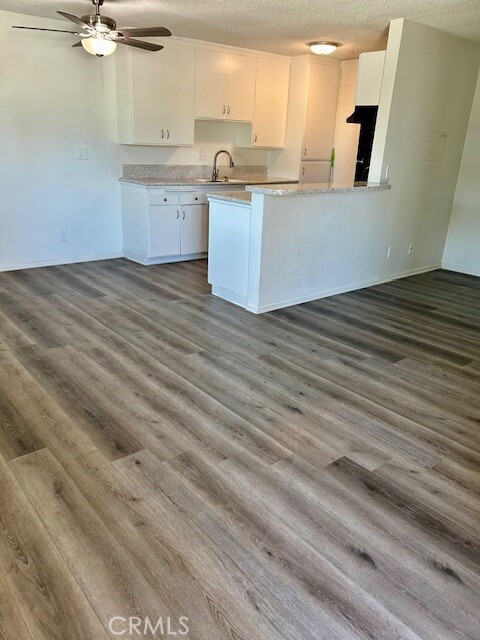 Building Photo - 685 E Vista Chino