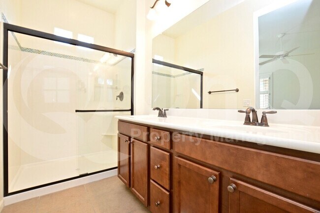 Building Photo - 20565 W Nelson Pl