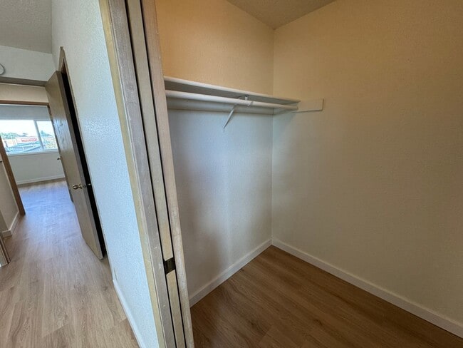 Building Photo - 1041/A/