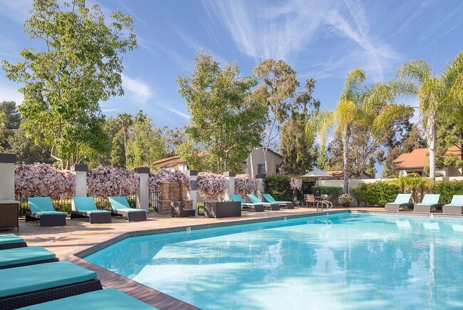 Building Photo - Mission Hills