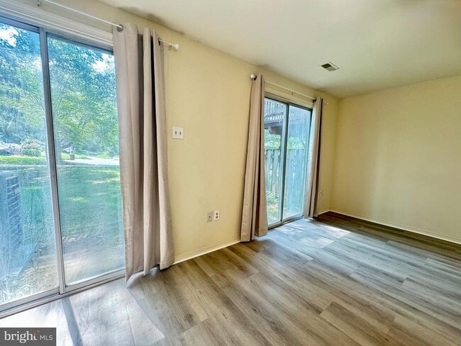 Building Photo - 4711 Leyden Way