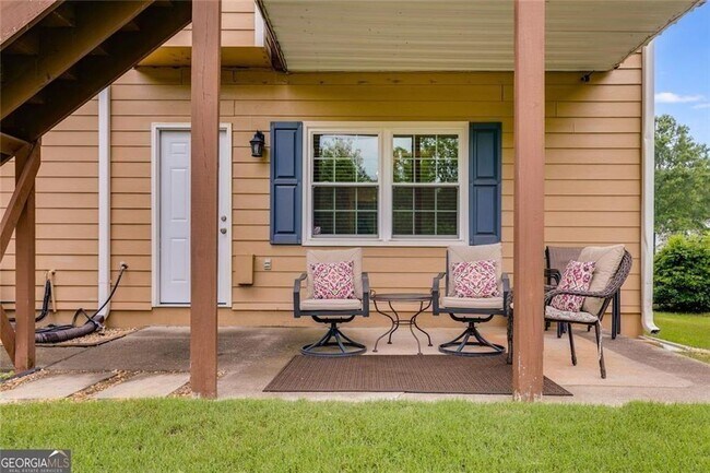 Building Photo - 638 Oberlochen Way