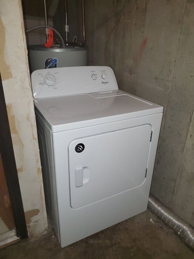 Building Photo - STUDENTS WELCOME! Spacious Basement Apartment 2 Bedroom 1 Bathroom West Fort Collins